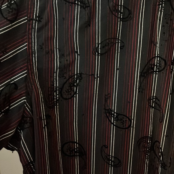 Stylish Italia Men’s Button Down - Picture 3 of 5